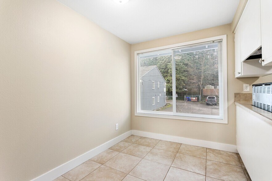 More Photos Of 3240-3320 NE 8th St, Gresham Apartments For Sale