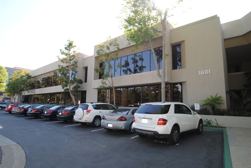 More Photos Of 1601 Dove St, Newport Beach Medical For Lease