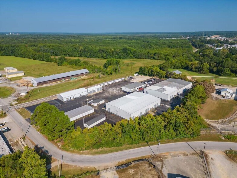 More Photos Of 123-139 Ragland Rd, Jackson Warehouse For Lease