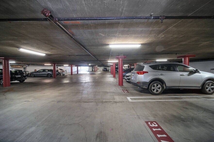 More Photos Of 1320 N Sycamore Ave, Los Angeles Apartments For Sale