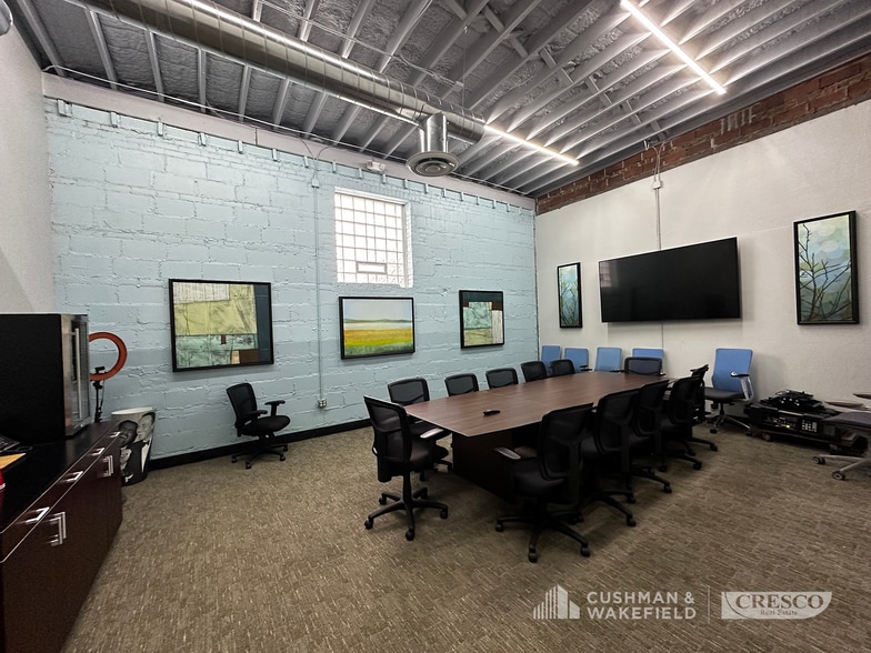 More Photos Of 706 E 185th St, Cleveland Storefront For Lease