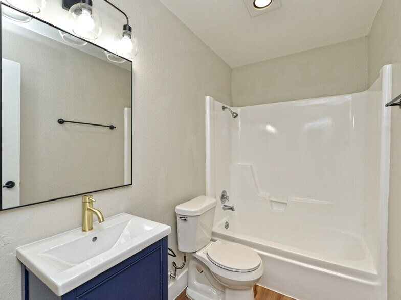 More Photos Of 412 W Alpine Rd, Austin Apartments For Sale