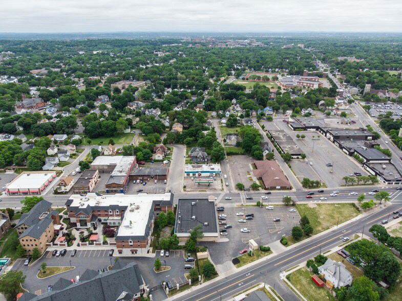 More Photos Of 792 W Main St, Rochester General Retail For Sale