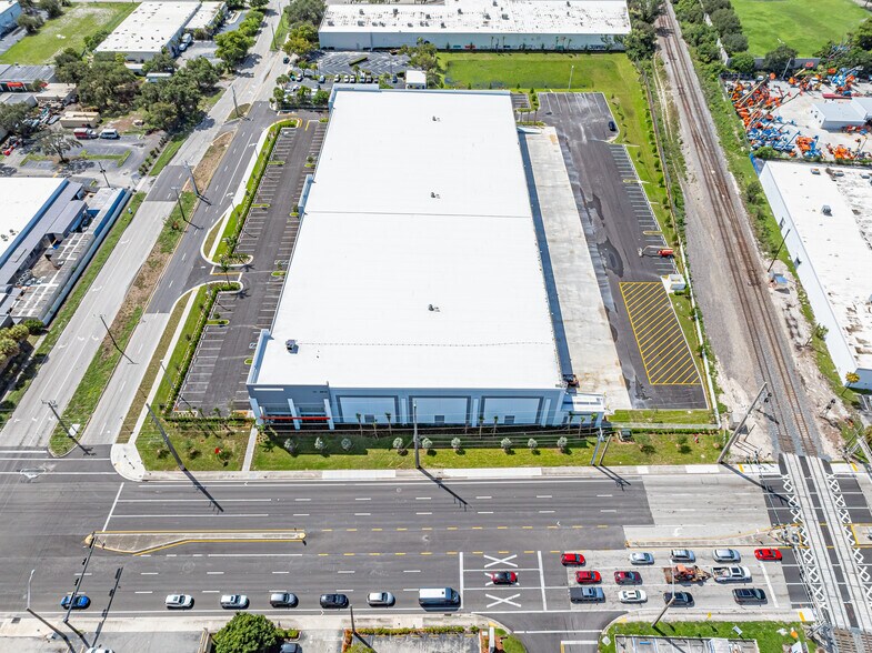More Photos Of 2910 Stirling Rd, Hollywood Distribution For Lease