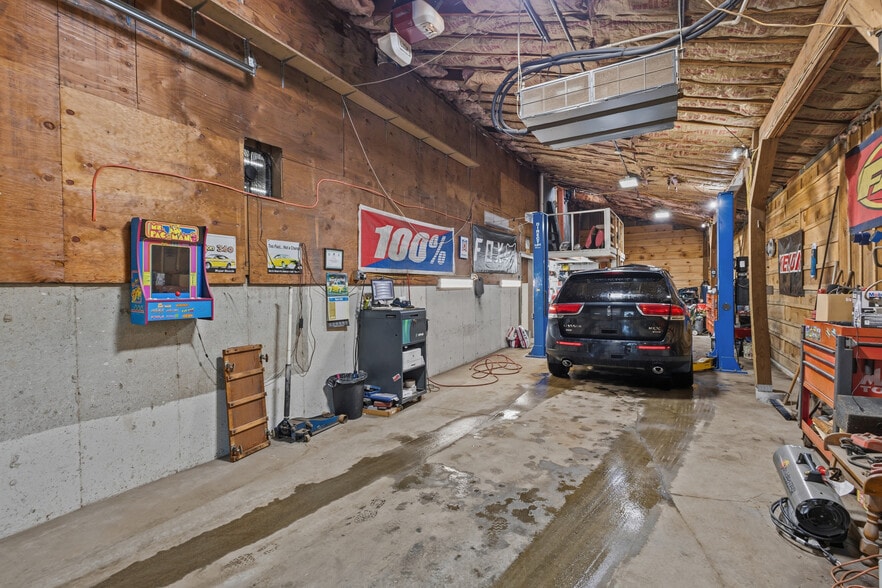 More Photos Of 1973 Victory Hwy, Glendale General Retail For Sale