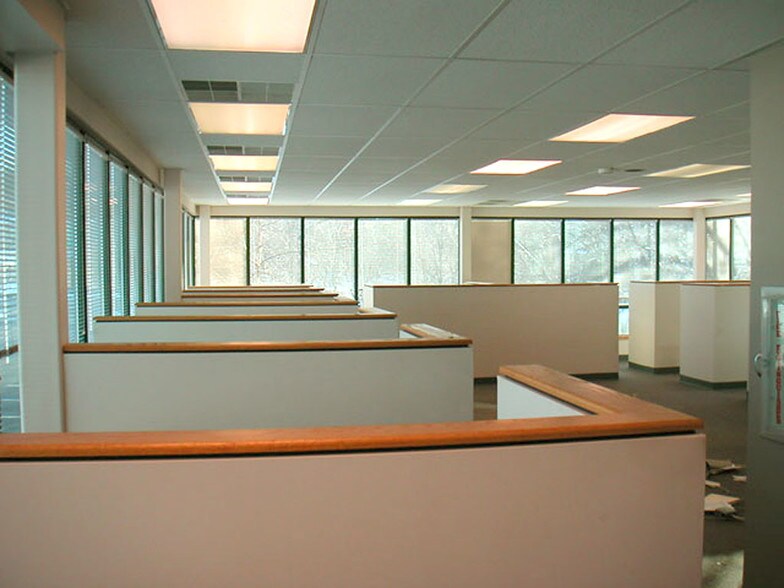 More Photos Of 22 Morehall Rd, Malvern Medical For Lease