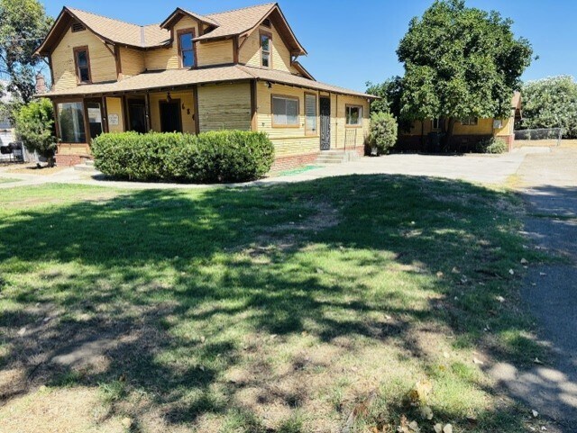 Primary Photo Of 684 Oleander Ave, Lemoore Multifamily For Sale