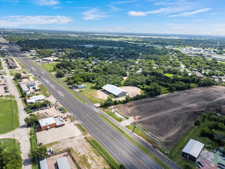 More Photos Of 324 S Lacy Dr, Waco Truck Terminal For Sale