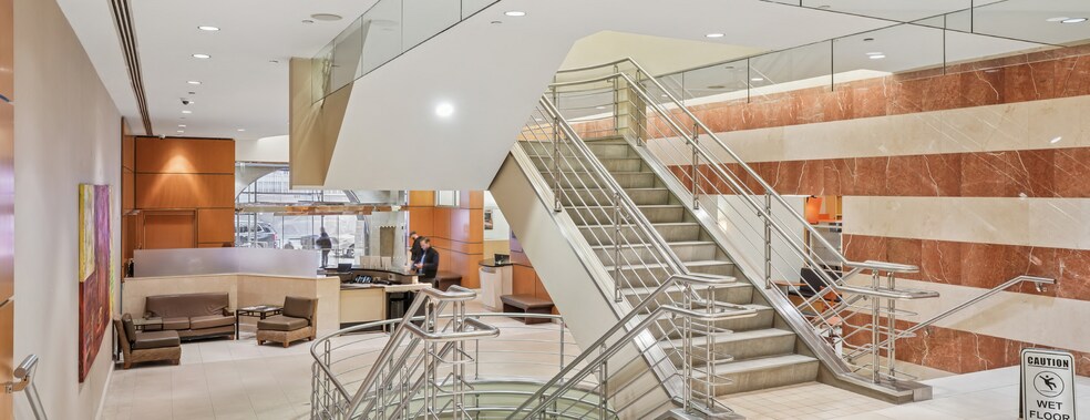 More Photos Of 325 E 60th St, New York Office For Lease