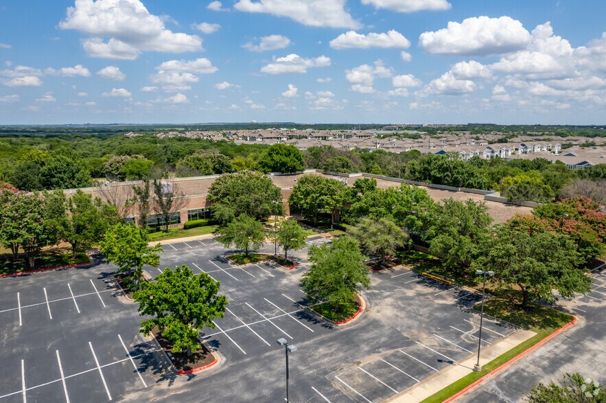 More Photos Of 13620 Briarwick Dr, Austin Office For Lease