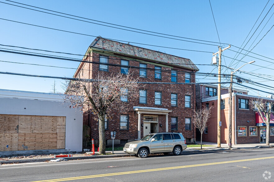 More Photos Of 203 Willis Ave, Mineola Apartments For Sale