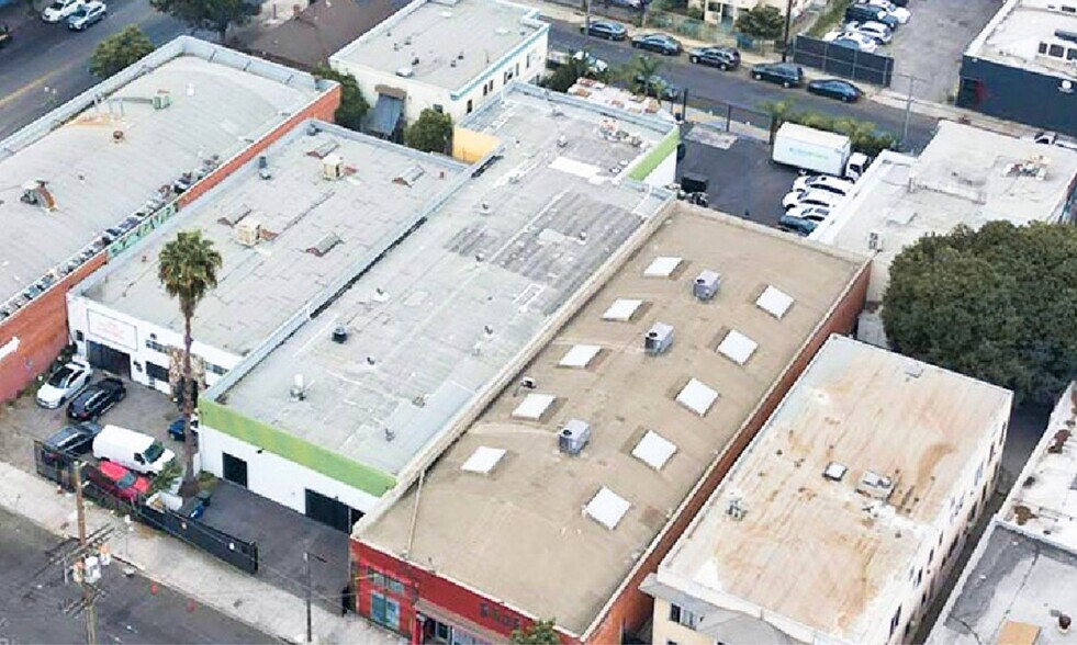 More Photos Of 148 W 32nd St, Los Angeles Warehouse For Lease