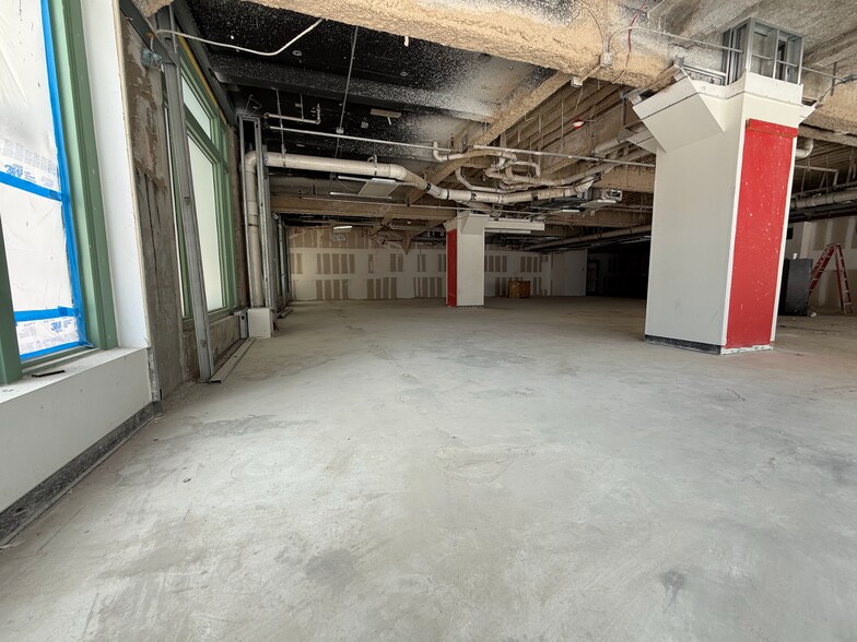 More Photos Of 101 E Flagler St, Miami Apartments For Lease