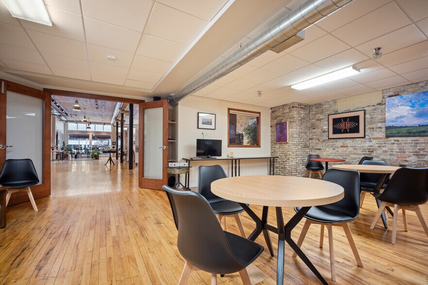 More Photos Of 211 N Franklin St, Port Washington Office For Lease