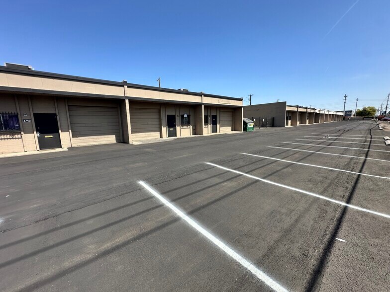 More Photos Of 2700-2724 W Osborn Rd, Phoenix Service For Lease