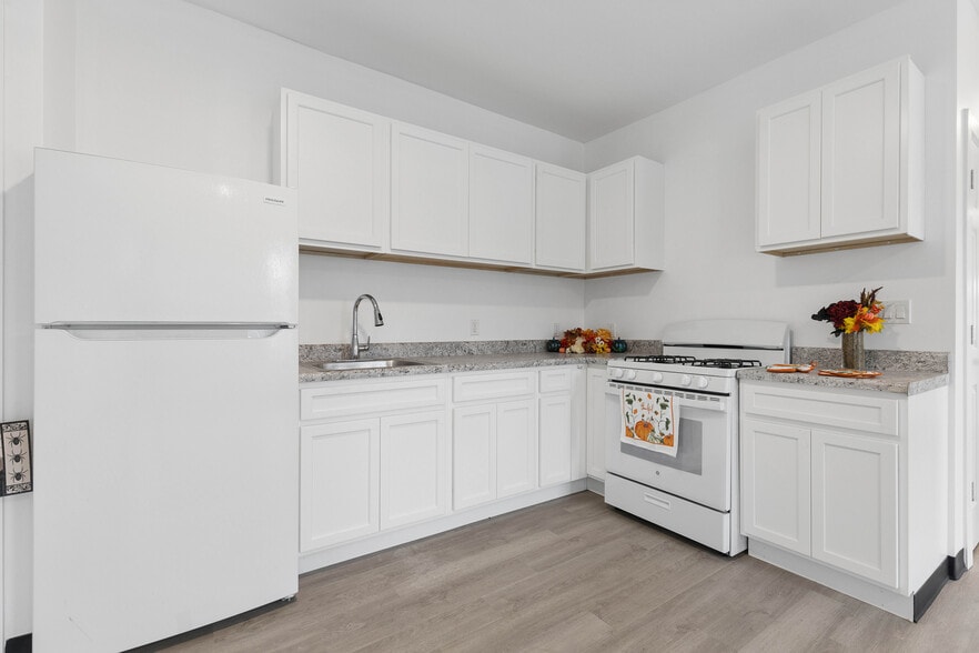 More Photos Of 648-658 Park St, Hartford Apartments For Sale