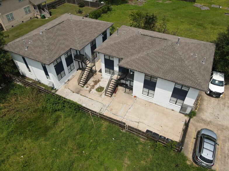 More Photos Of 3613 Crane St, Houston Apartments For Sale