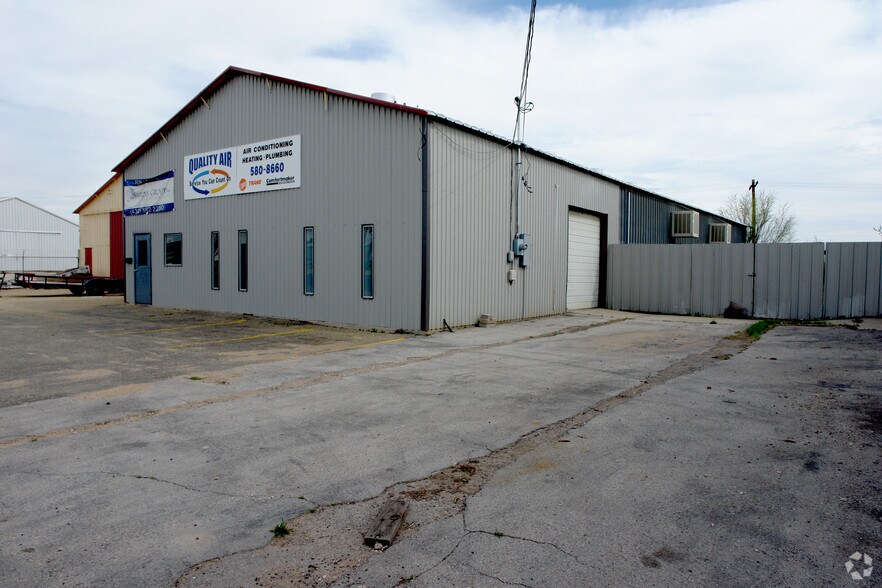 More Photos Of 1714 E 2nd St, Odessa Warehouse For Lease