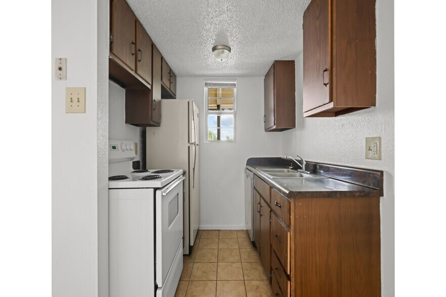 More Photos Of 1449 John Ben Shepperd Pky, Odessa Apartments For Sale
