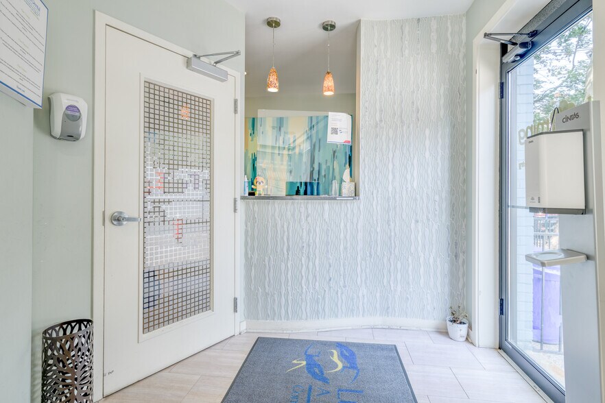 More Photos Of 200 Bloomfield St, Hoboken Storefront Retail Residential For Sale