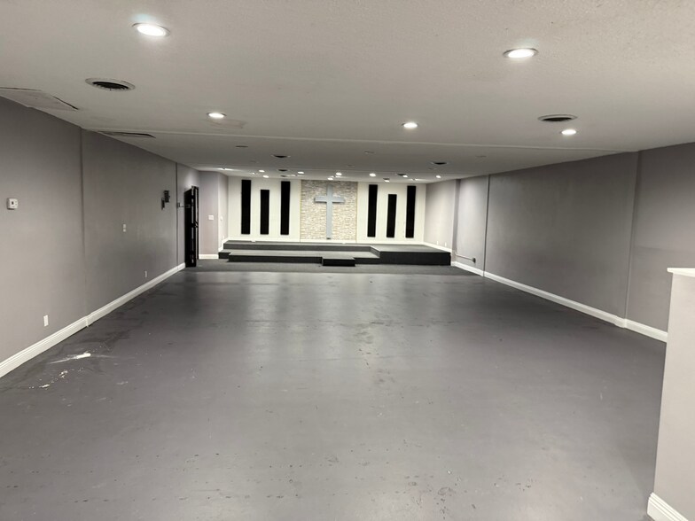 More Photos Of 1725 Beverly Blvd, Los Angeles Medical For Lease