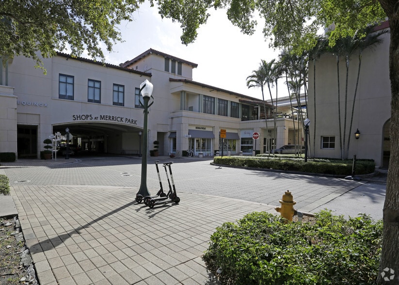 More Photos Of 4310 Ponce De Leon Blvd, Coral Gables General Retail For Lease