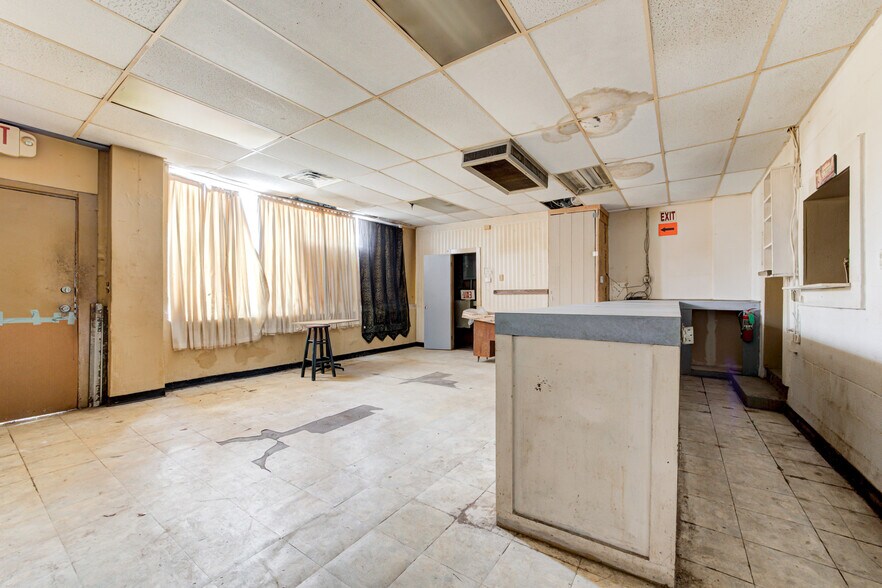 More Photos Of 1923 N Lottie Ave, Oklahoma City Storefront For Sale