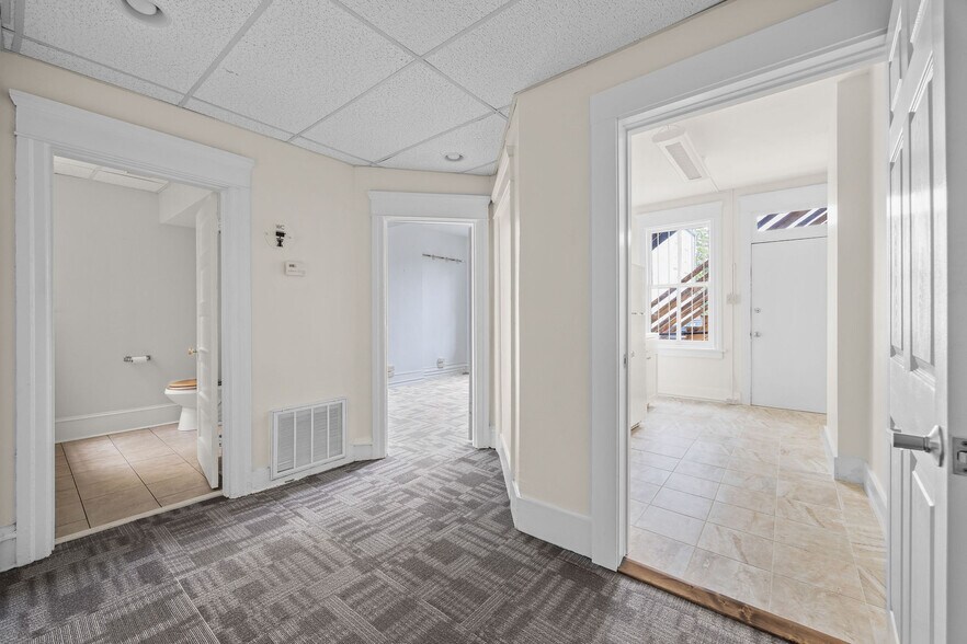More Photos Of 1312 W Main St, Richmond Office For Lease