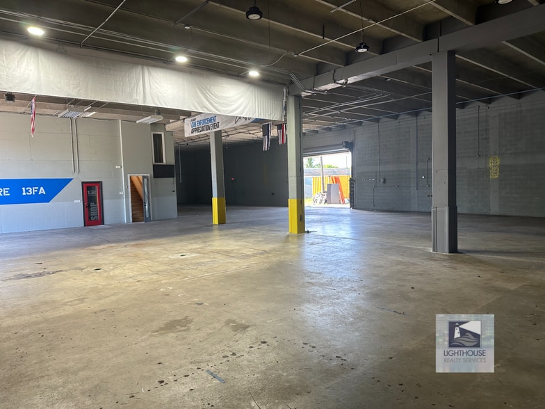 More Photos Of 2724 Shawnee Ave, West Palm Beach Showroom For Lease