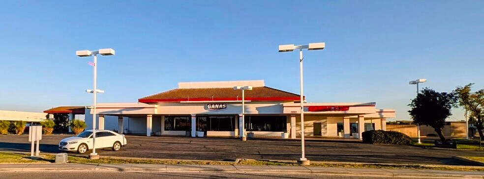 More Photos Of 3190 Auto Center Cir, Stockton Auto Dealership For Lease