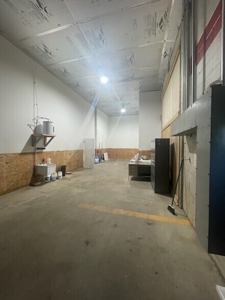 More Photos Of 5585 E Main St, Verona General Retail For Lease