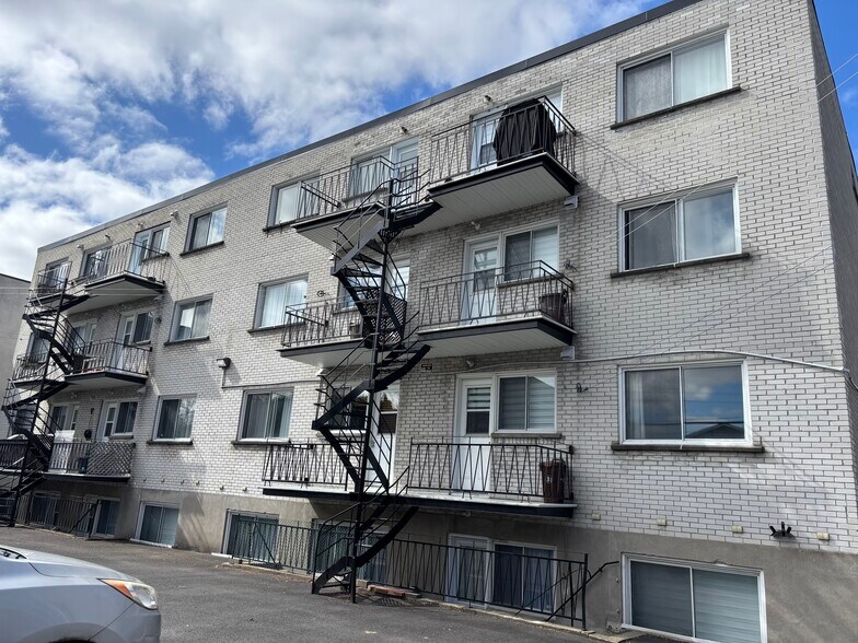 More Photos Of 3165 Rue De Mont-Royal, Saint-hubert Apartments For Sale
