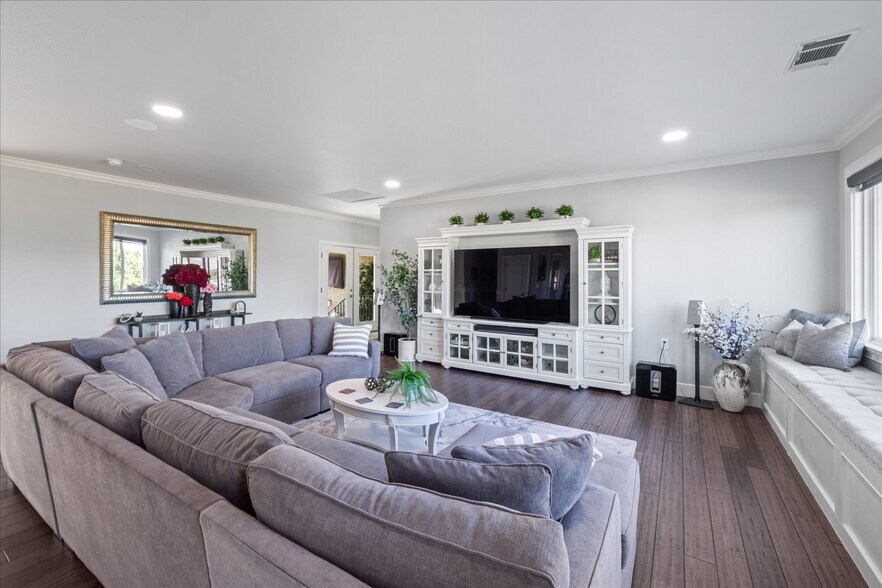 More Photos Of 6141 N Vine St, Vacaville Specialty For Sale