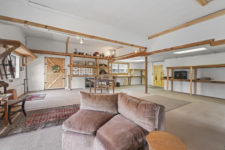 More Photos Of 111 Nott Ter, Schenectady Auto Repair For Sale