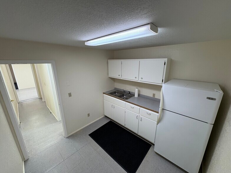 More Photos Of 9260 SE 74th Ave, Portland Industrial For Lease