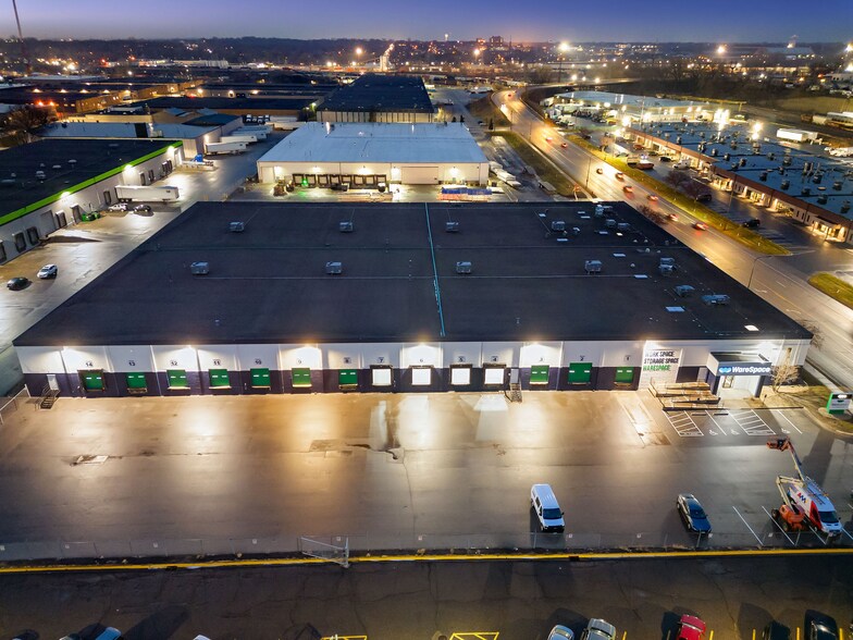More Photos Of 801 Transfer Rd, Saint Paul Warehouse For Lease
