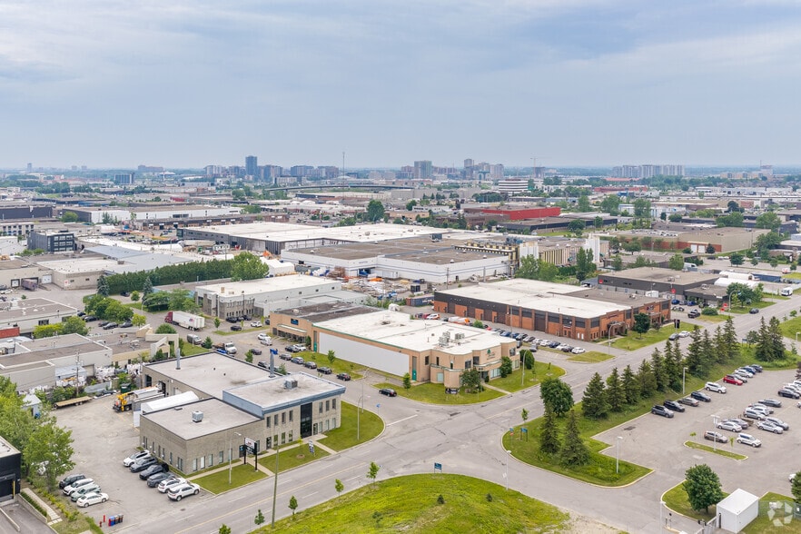 More Photos Of 1800 Rue Michelin, Laval Distribution For Lease