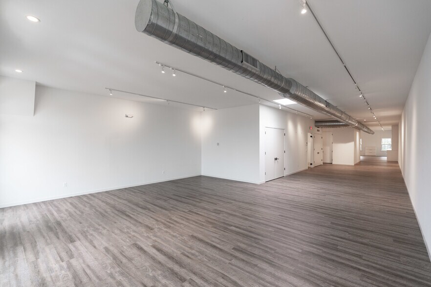 More Photos Of 112 Kercheval Ave, Grosse Pointe Office Residential For Lease