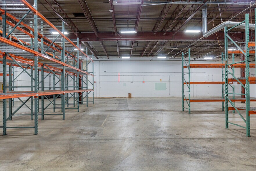 More Photos Of 19 Bartlett Rd, Gorham Distribution For Lease