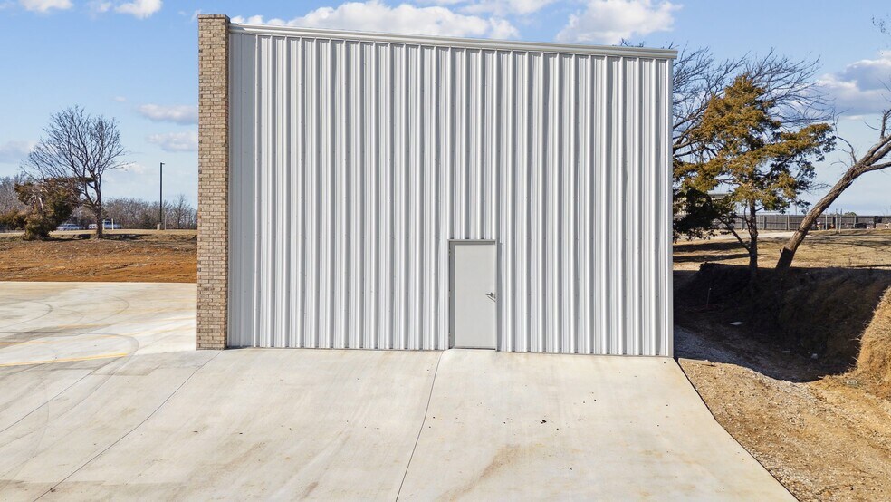 More Photos Of 17983 E 116th N St, Owasso Freestanding For Sale