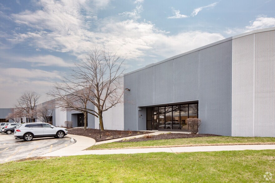 Primary Photo Of 890 Supreme Dr, Bensenville Warehouse For Lease