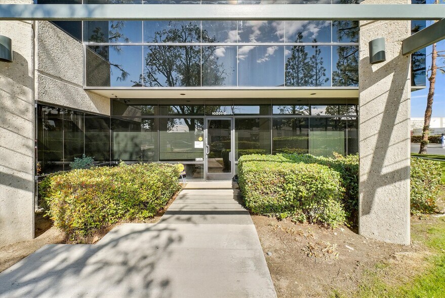 More Photos Of 10201 Trademark St, Rancho Cucamonga Warehouse For Lease