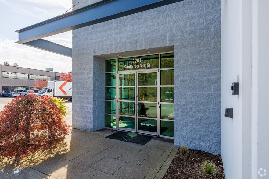 More Photos Of 3701 S Norfolk, Seattle Manufacturing For Sale