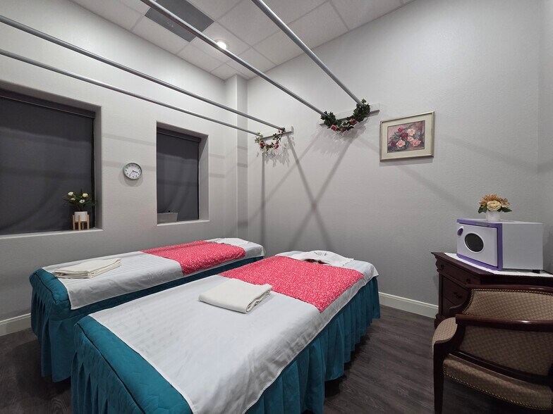 More Photos Of 350 Nursery Rd, Spring Loft Creative Space For Sale