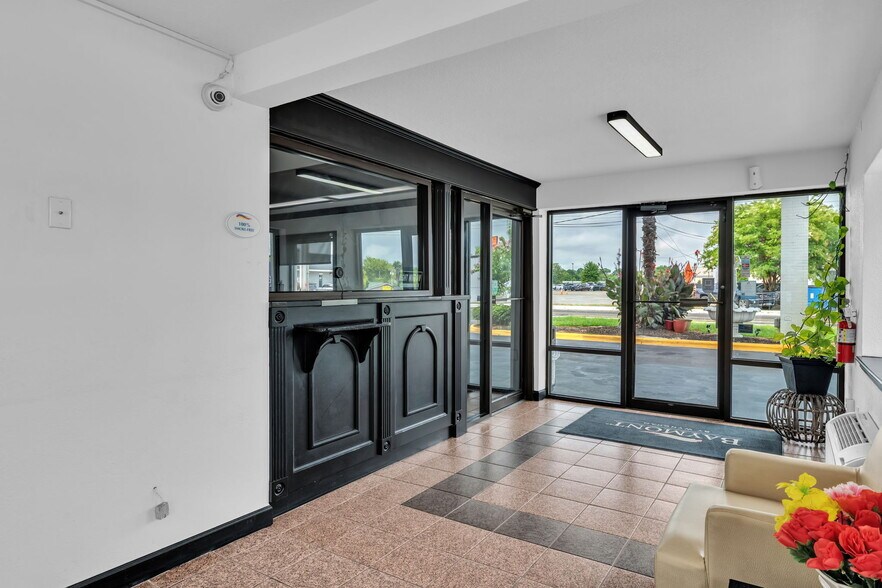 More Photos Of 962 Riverview Rd, Rock Hill Hotel For Sale