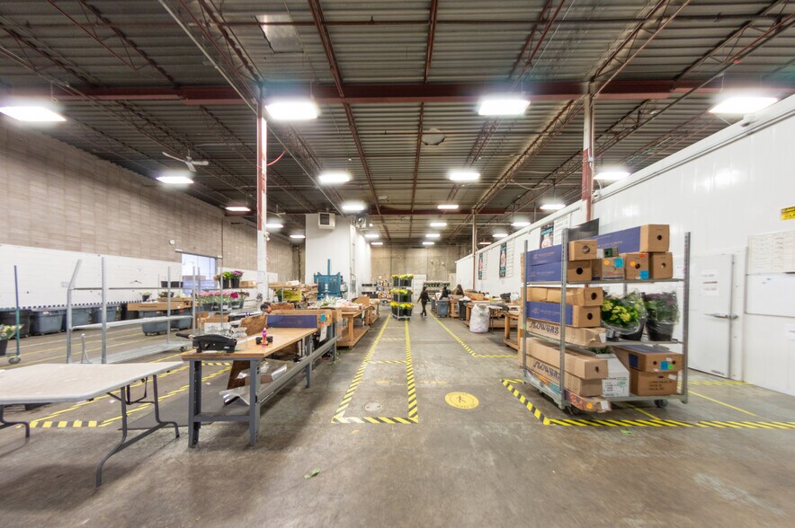 More Photos Of 1108 53rd Ave NE, Calgary Warehouse For Lease