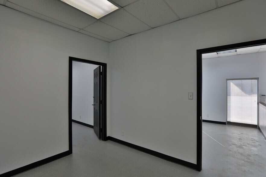 More Photos Of 4728 Goldfield, San Antonio Unknown For Lease