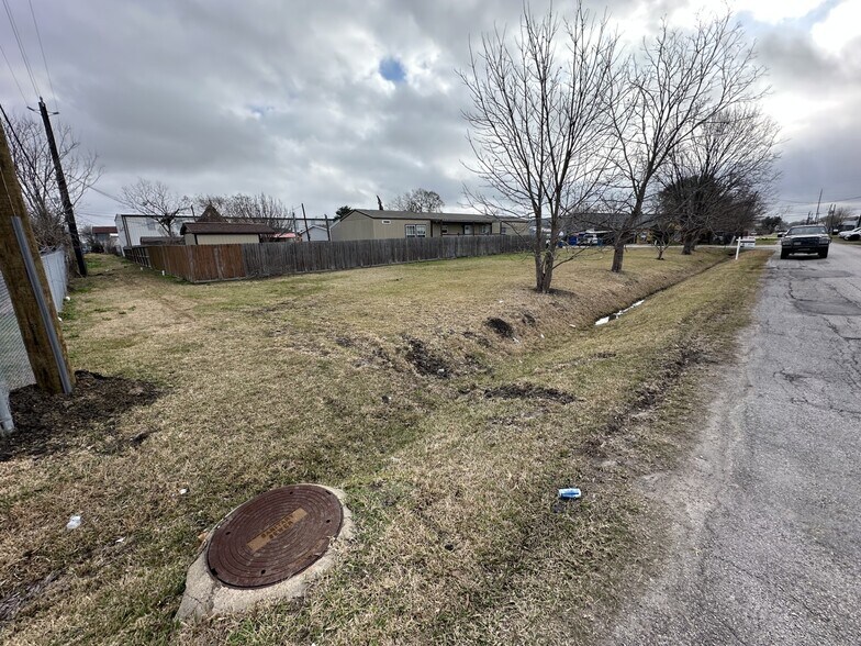 More Photos Of 0 Nebraska Street, South Houston Land For Sale