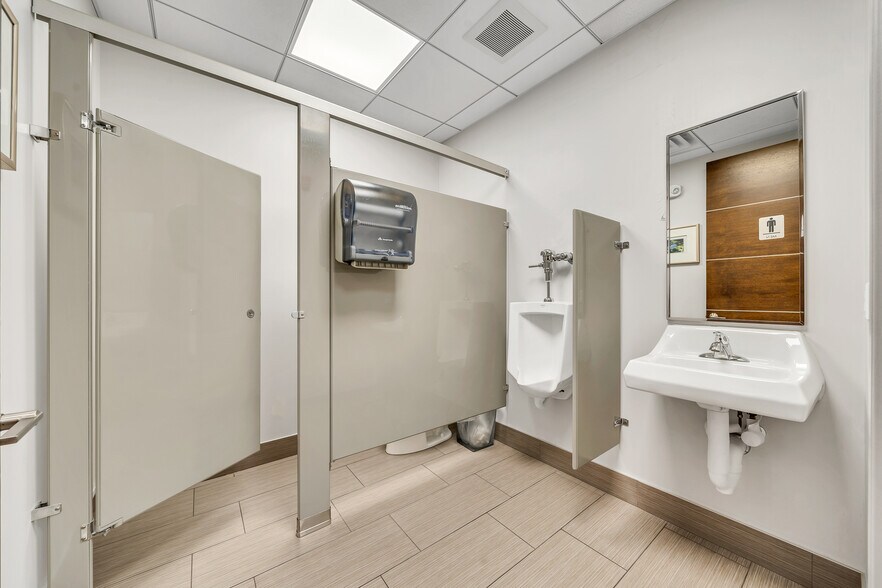 More Photos Of 126 State St, Hackensack Office For Sale