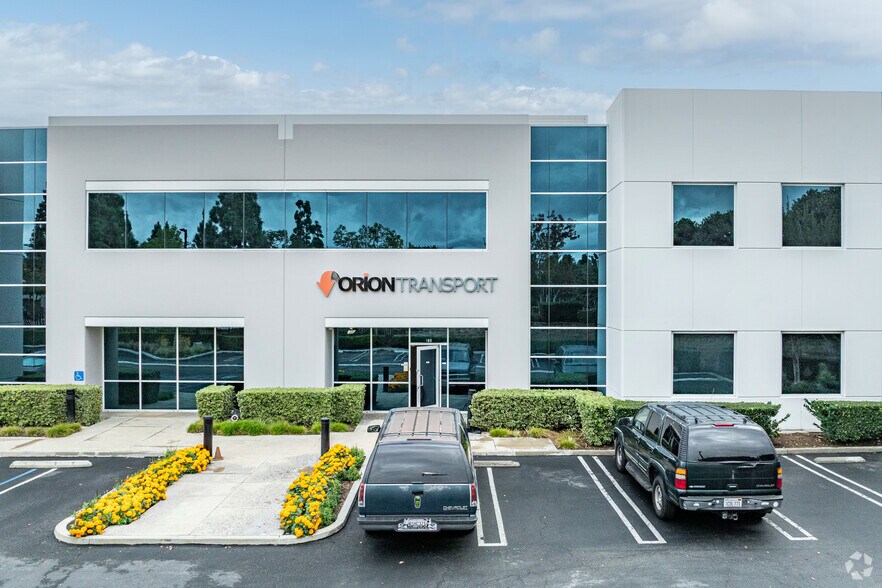 More Photos Of 18300 S Wilmington Ave, Rancho Dominguez Distribution For Lease